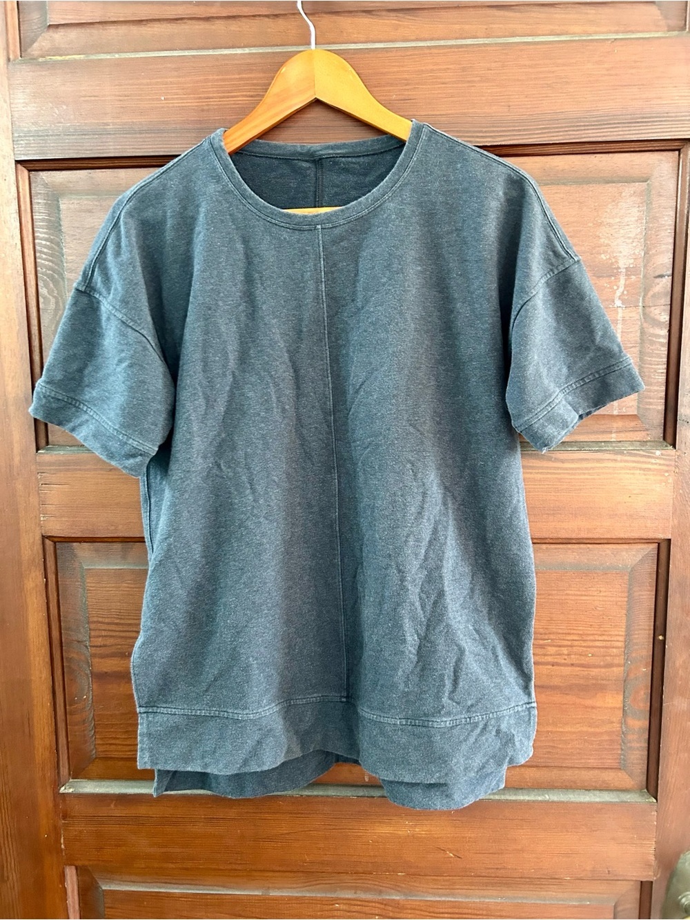 lululemon athletica Men’s Short Sleeve Tee in Heathered Naval - Picture 6 of 12